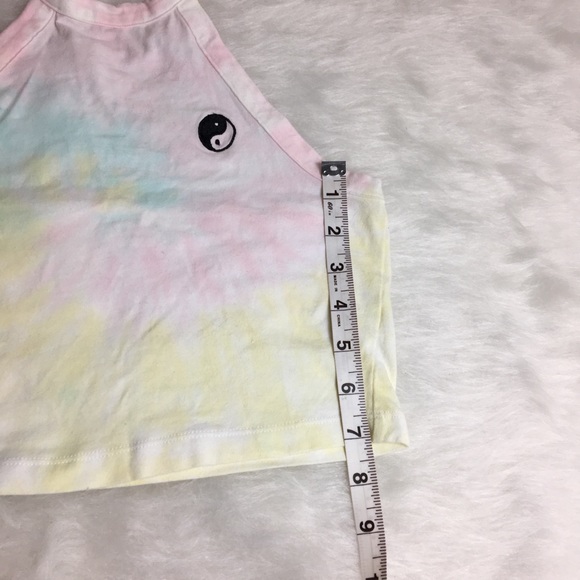 LA hearts tie dye ying yang halter crop top - Picture 5 of 7